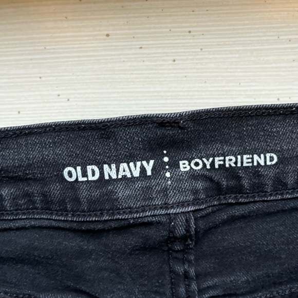 Old Navy Black Shorts - Picture 1 of 3